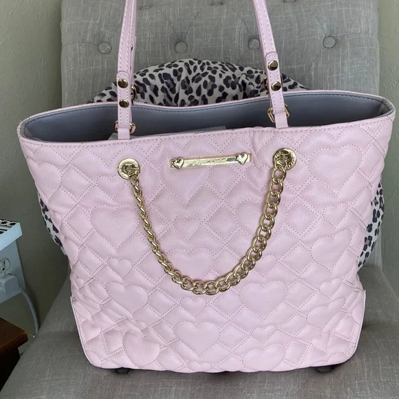 🆑 Betsey Johnson Quilted Puffy Heart Swag Tote. Gray/pink/purple hue Tote Bag - Picture 1 of 17